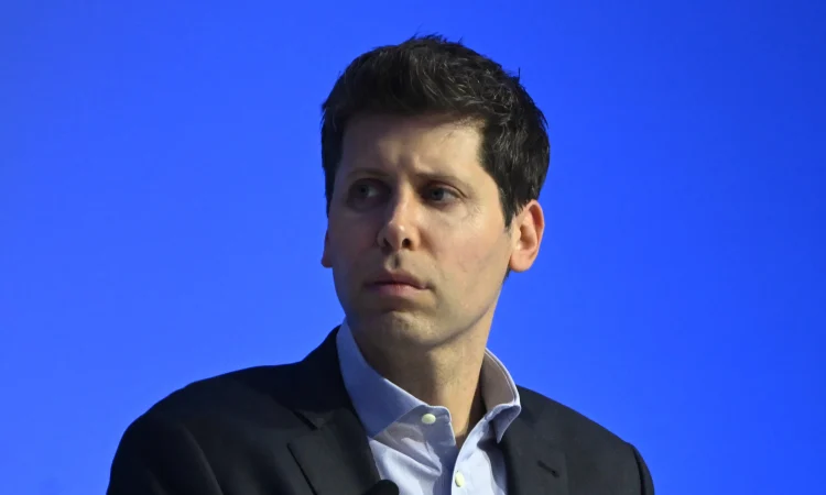 Two AI executives returning to Anthropic, symbolizing rehiring in the AI industry and competition for AI talent