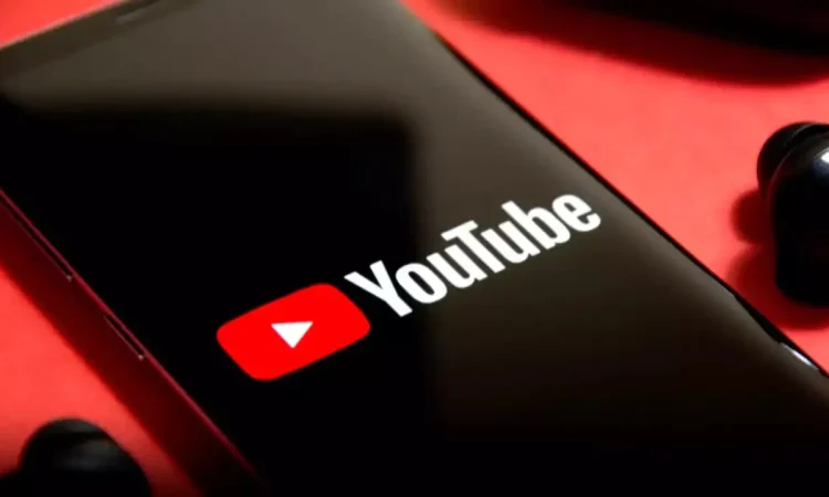 YouTube multi-language audio feature showing a video player with multiple language options for dubbing