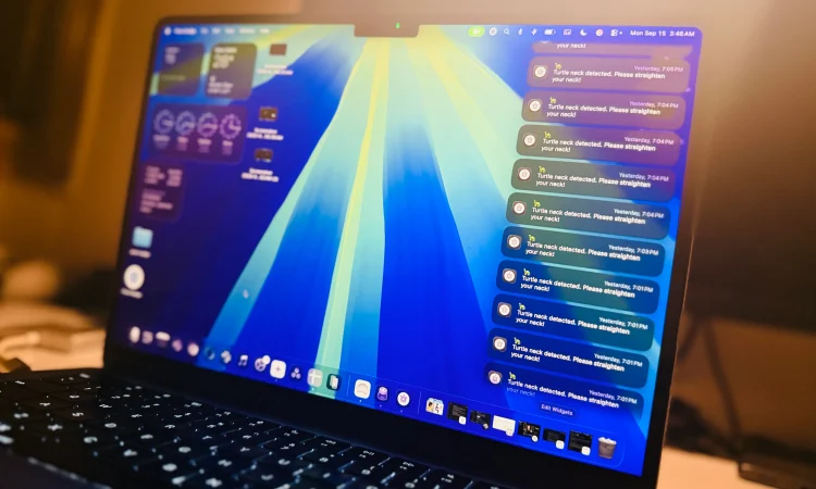 Mac app using AI to monitor and correct posture for better back and neck health