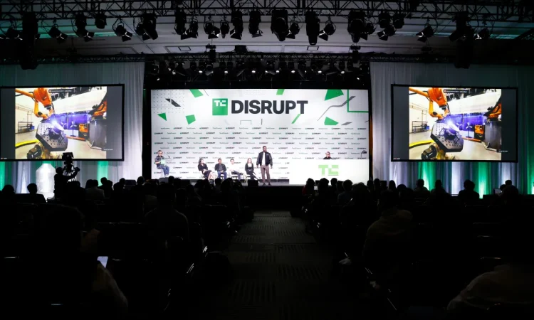 Anton Osika speaking at TechCrunch Disrupt 2025 about Lovable’s fastest-growing startup journey