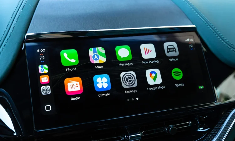 AI-powered GM car with hands-free driving technology and voice assistant